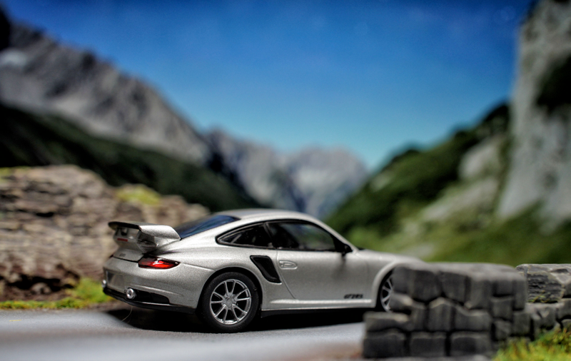 Illustration for article titled Teutonic Tuesday: Mehr RennSport. Mit Turbo!